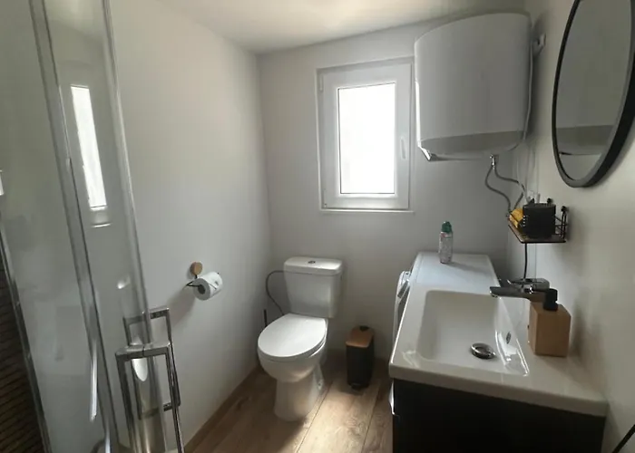 Lily E Semesterbostad Pakoštane