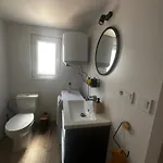 Lily E Pakoštane