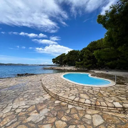Holiday home Lily E