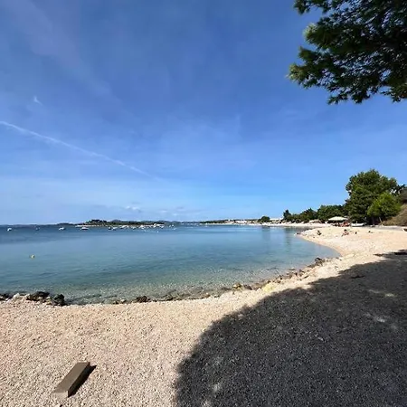 Lily E Pakoštane